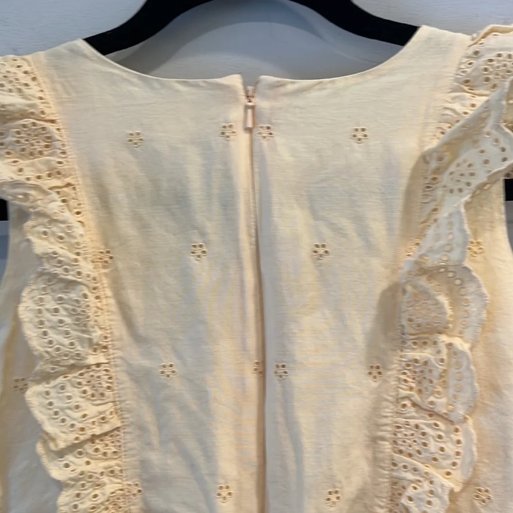 GAP Kids - Eyelet ruffle dress - girls summer dress.  Size large. Yellow.